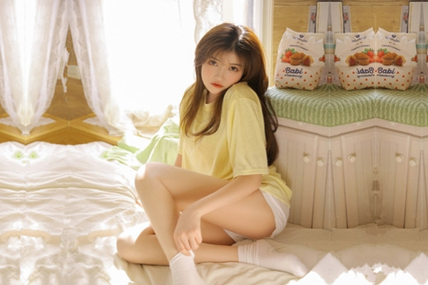 聊天软件 约 了一个混 血 大 奶 身材好 水 多 美 女超级 饥 渴 各种打 桩